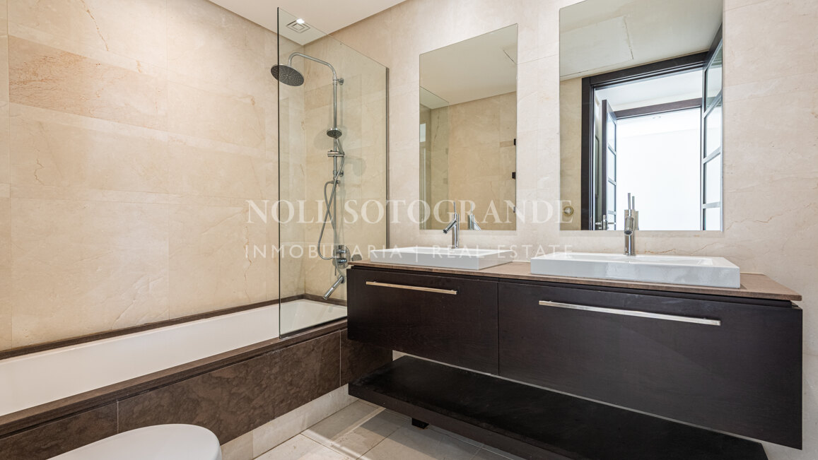 Penthouse for sale in Hacienda Valderrama, Sotogrande Alto