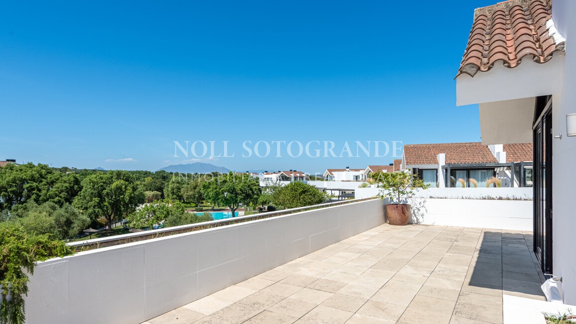 Penthouse for sale in Hacienda Valderrama, Sotogrande Alto