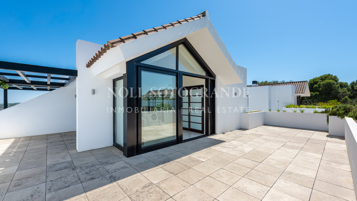 Penthouse for sale in Hacienda Valderrama, Sotogrande Alto