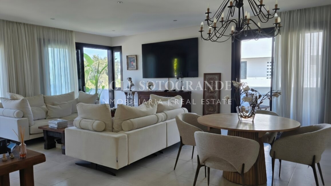 Penthouse for sale in Hacienda Valderrama, Sotogrande Alto