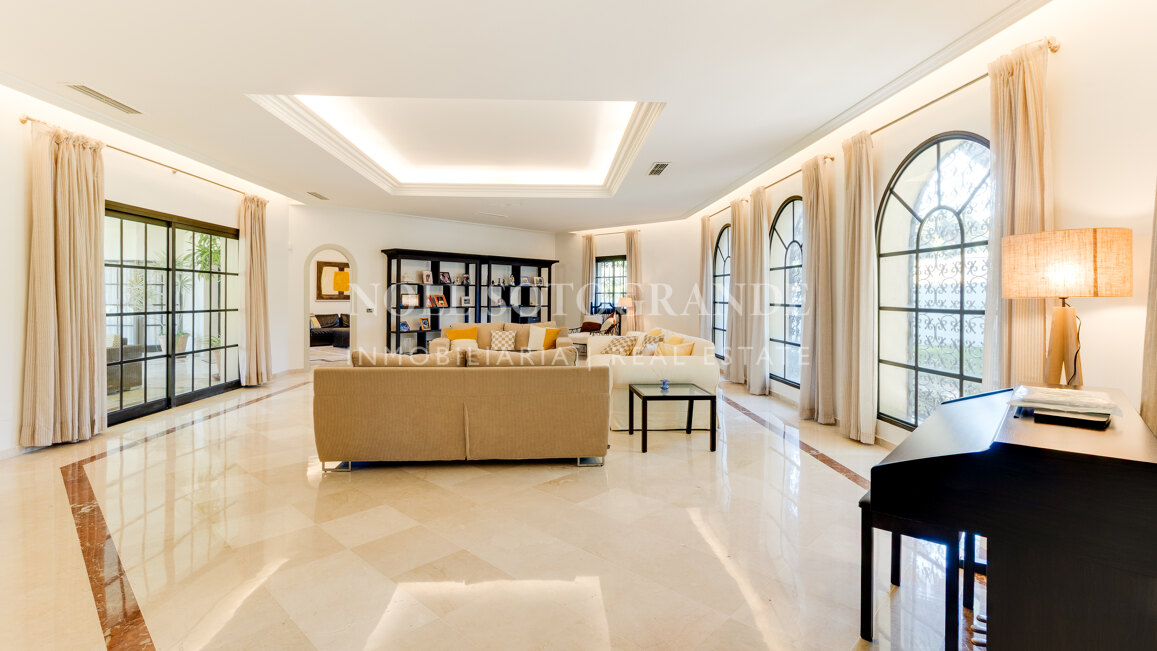 Substantial One-Level Villa for Sale in Sotogrande D Zone