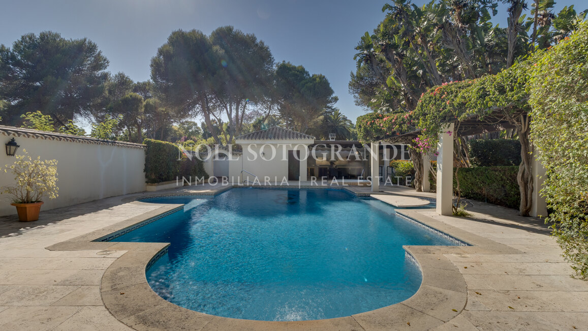 Substantial One-Level Villa for Sale in Sotogrande D Zone