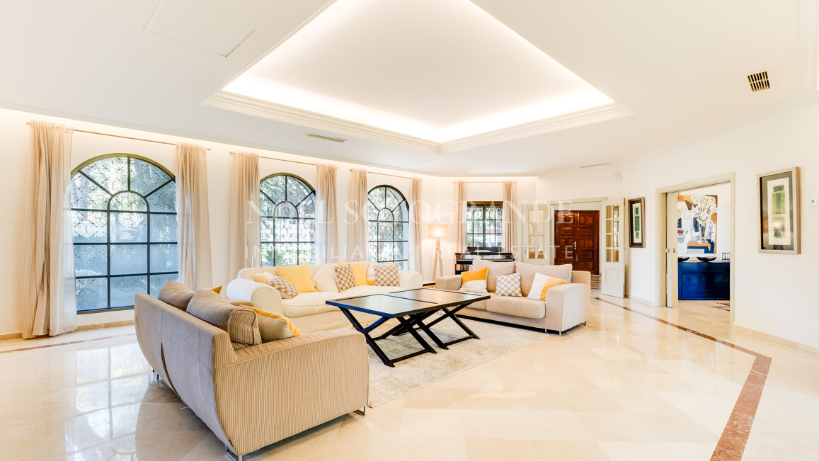 Substantial One-Level Villa for Sale in Sotogrande D Zone