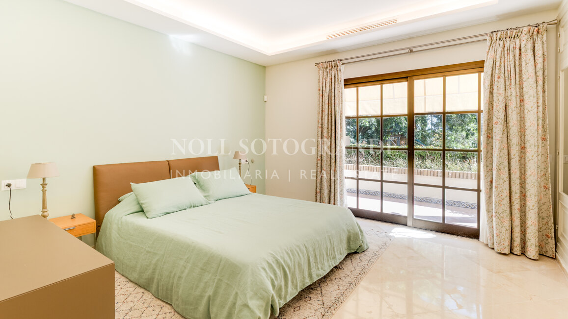 Substantial One-Level Villa for Sale in Sotogrande D Zone