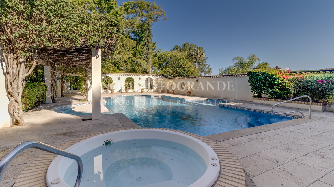 Substantial One-Level Villa for Sale in Sotogrande D Zone