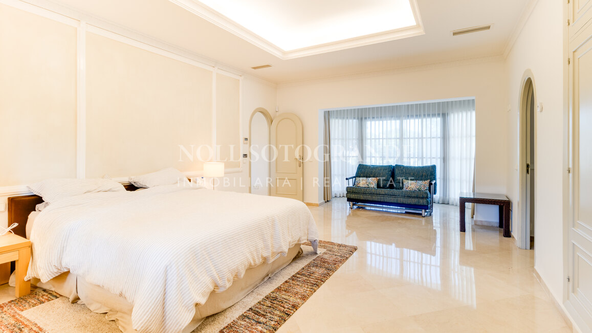 Substantial One-Level Villa for Sale in Sotogrande D Zone