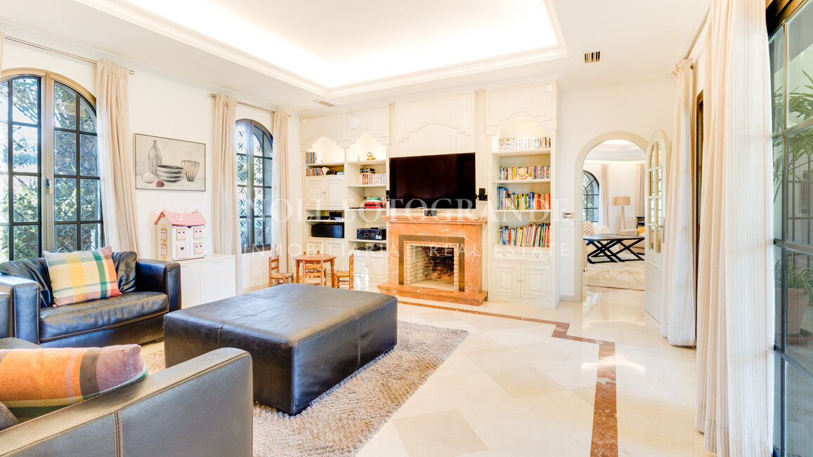 Substantial One-Level Villa for Sale in Sotogrande D Zone