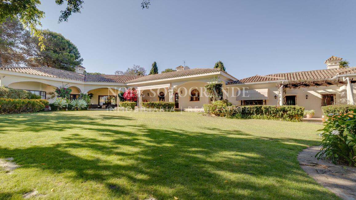 Substantial One-Level Villa for Sale in Sotogrande D Zone