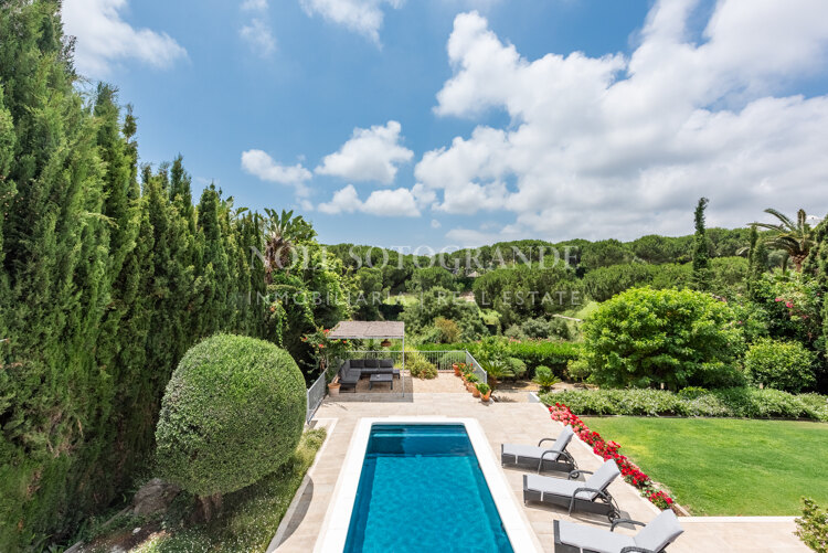 Golf-front villa for sale in Sotogrande Alto