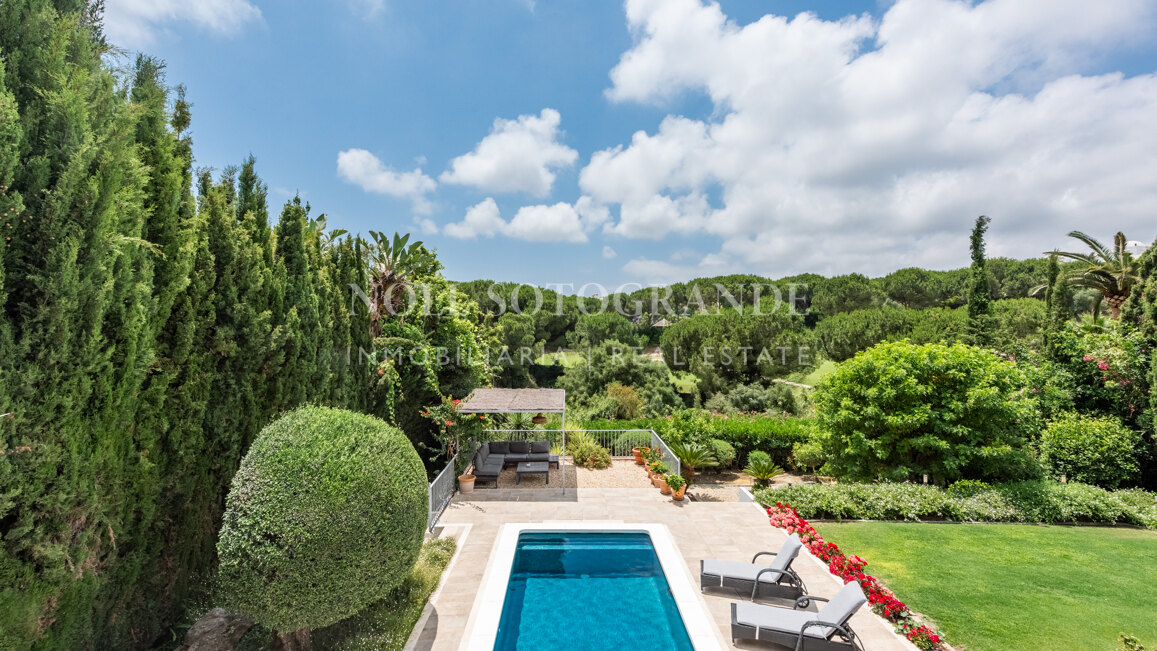 Golf-front villa for sale in Sotogrande Alto