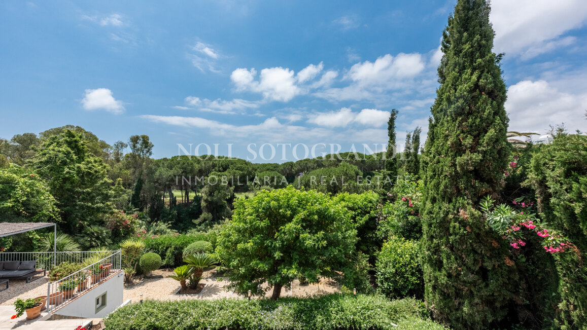 Golf-front villa for sale in Sotogrande Alto