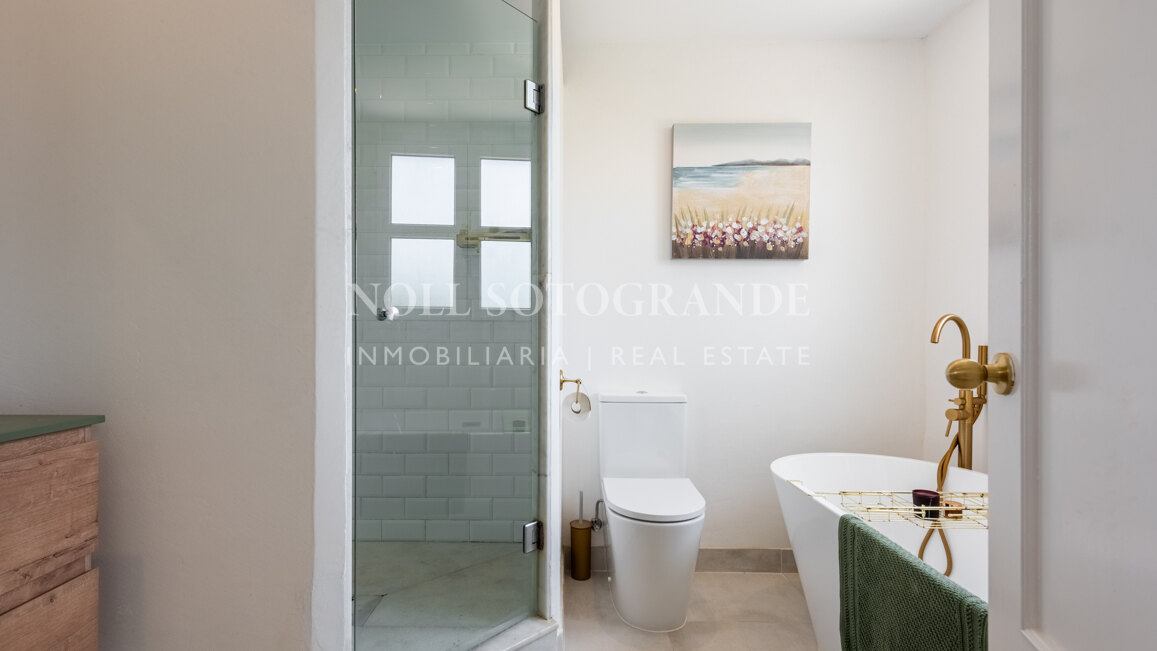 Golf-front villa for sale in Sotogrande Alto