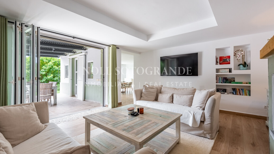 Golf-front villa for sale in Sotogrande Alto