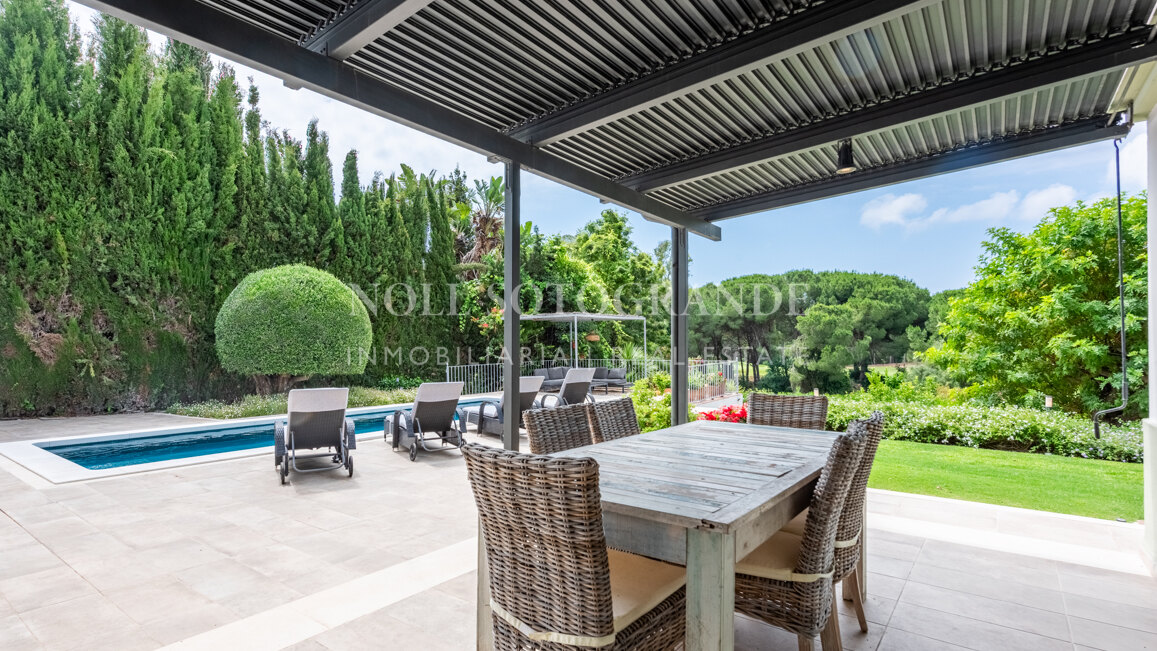 Golf-front villa for sale in Sotogrande Alto