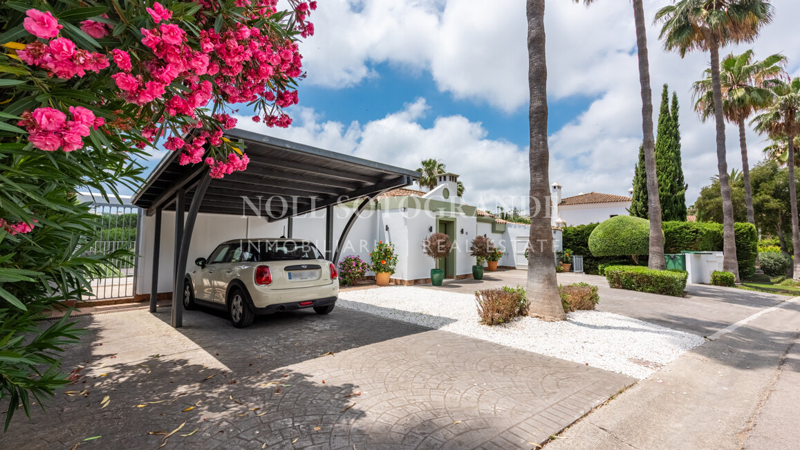 Golf-front villa for sale in Sotogrande Alto