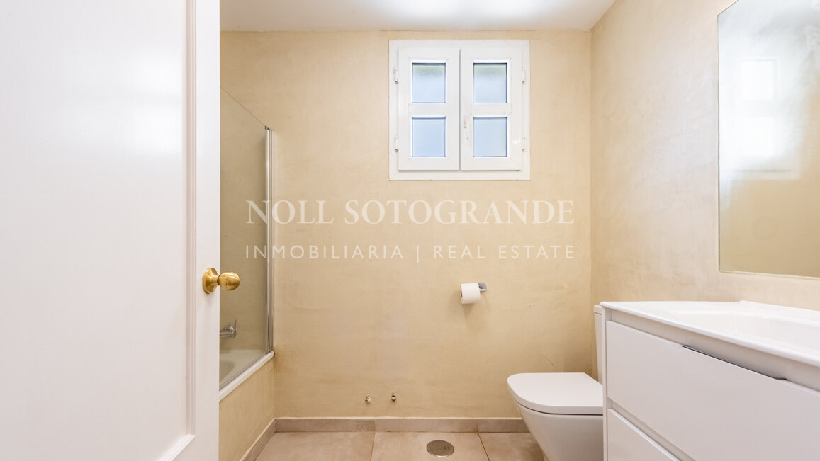 Golf-front villa for sale in Sotogrande Alto