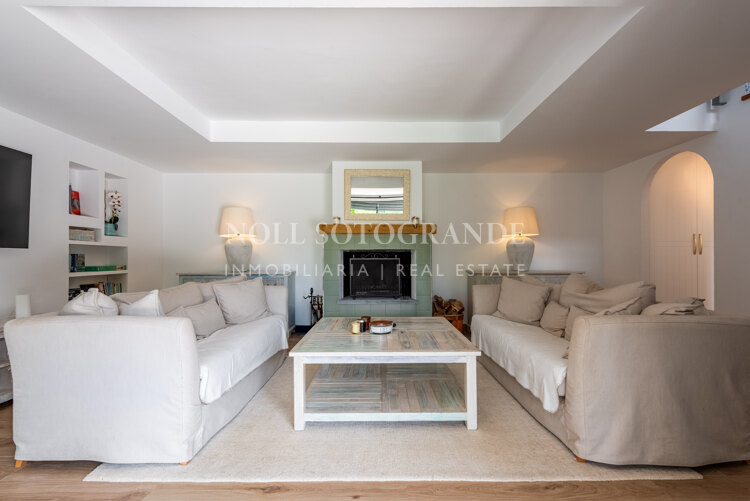 Golf-front villa for sale in Sotogrande Alto