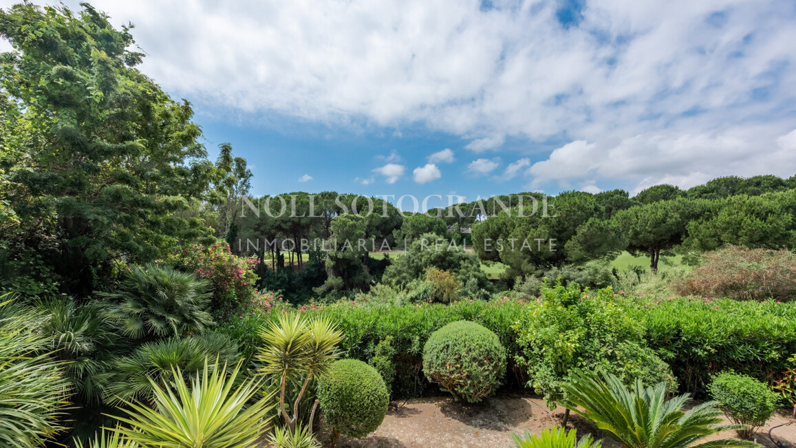 Golf-front villa for sale in Sotogrande Alto