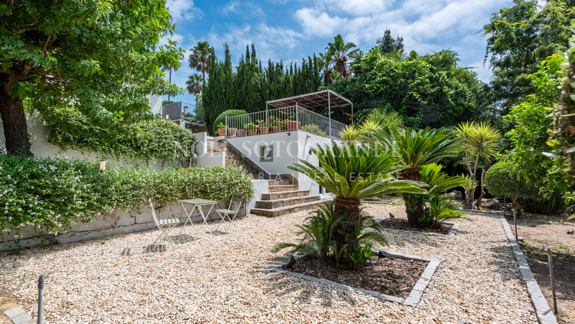 Golf-front villa for sale in Sotogrande Alto