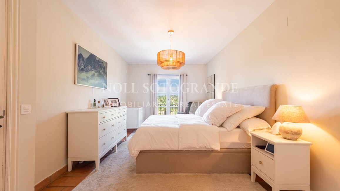Renovated townhouse on the frontline of golf in Sotogrande Alto