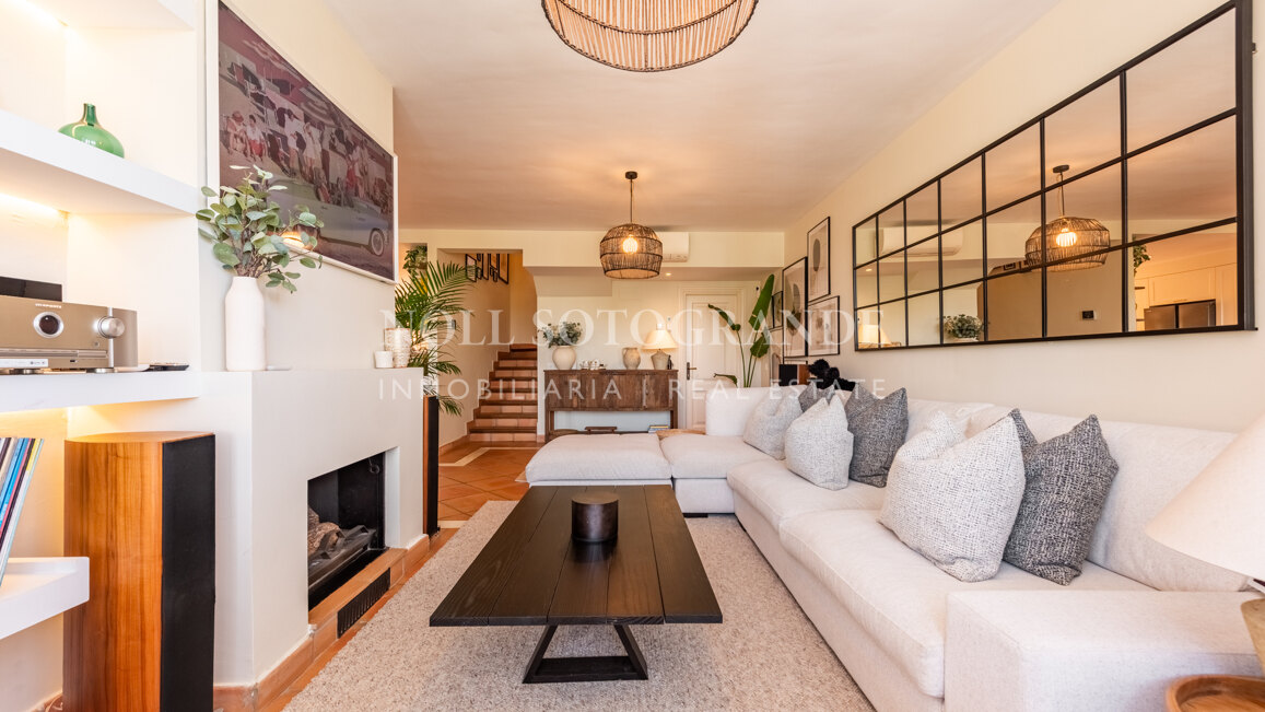 Renovated townhouse on the frontline of golf in Sotogrande Alto