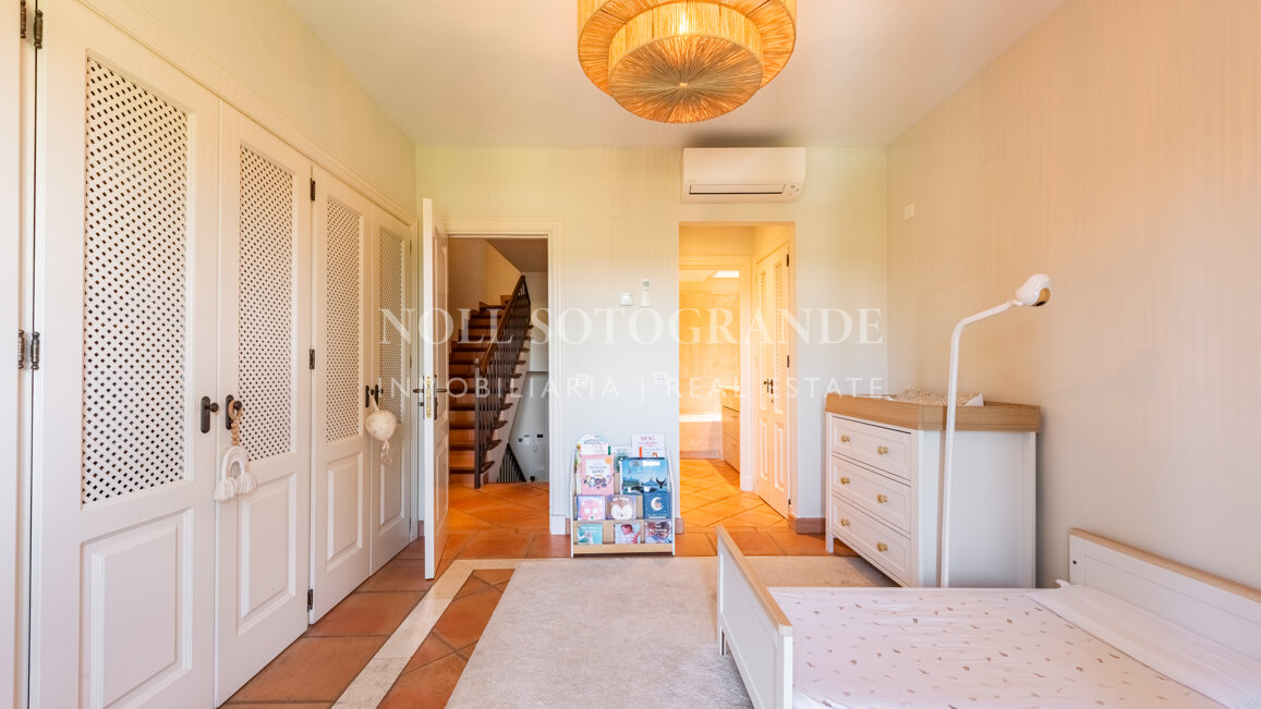 Renovated townhouse on the frontline of golf in Sotogrande Alto