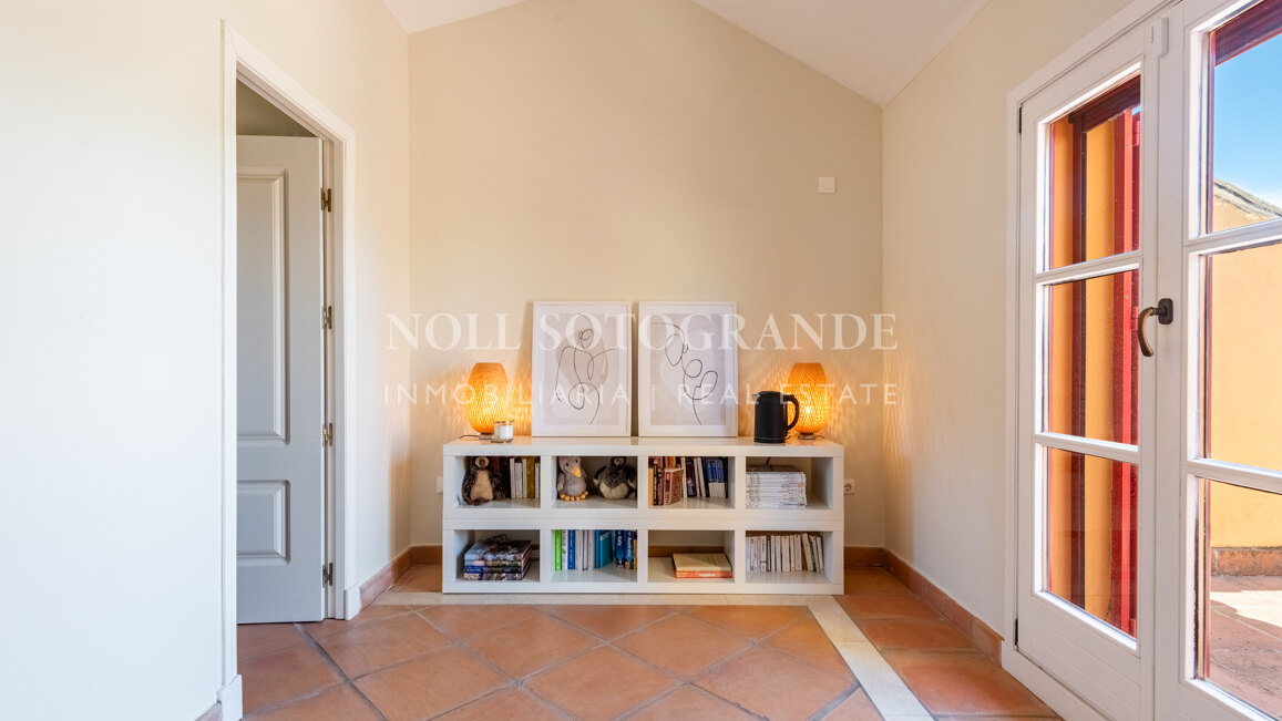 Renovated townhouse on the frontline of golf in Sotogrande Alto