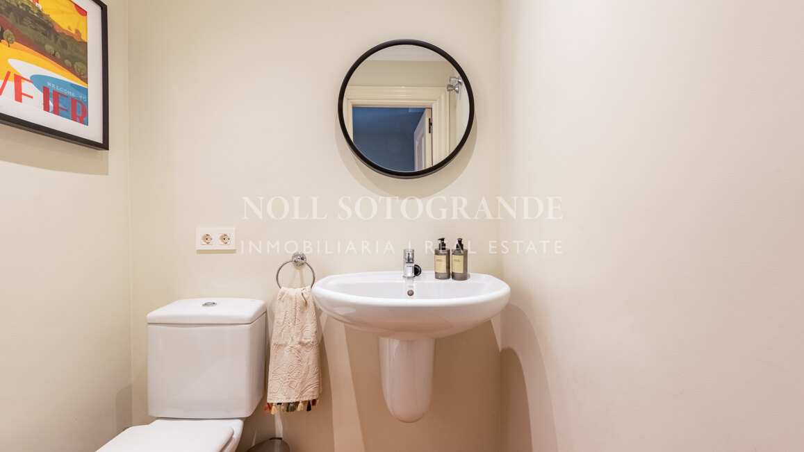 Renovated townhouse on the frontline of golf in Sotogrande Alto