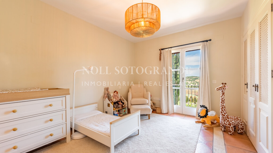 Renovated townhouse on the frontline of golf in Sotogrande Alto