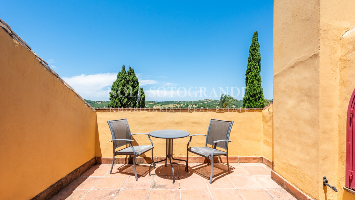 Renovated townhouse on the frontline of golf in Sotogrande Alto