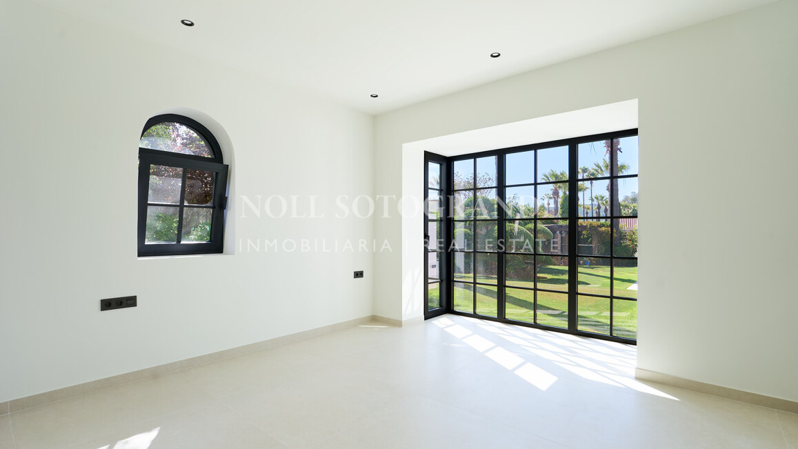 Moderne andalusische Villa zum Verkauf in Sotogrande