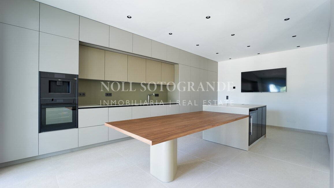 Moderne andalusische Villa zum Verkauf in Sotogrande