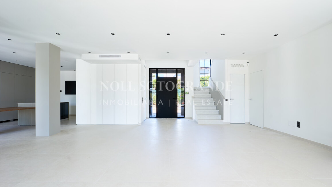 Moderne andalusische Villa zum Verkauf in Sotogrande