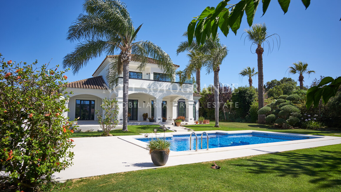 Moderne andalusische Villa zum Verkauf in Sotogrande