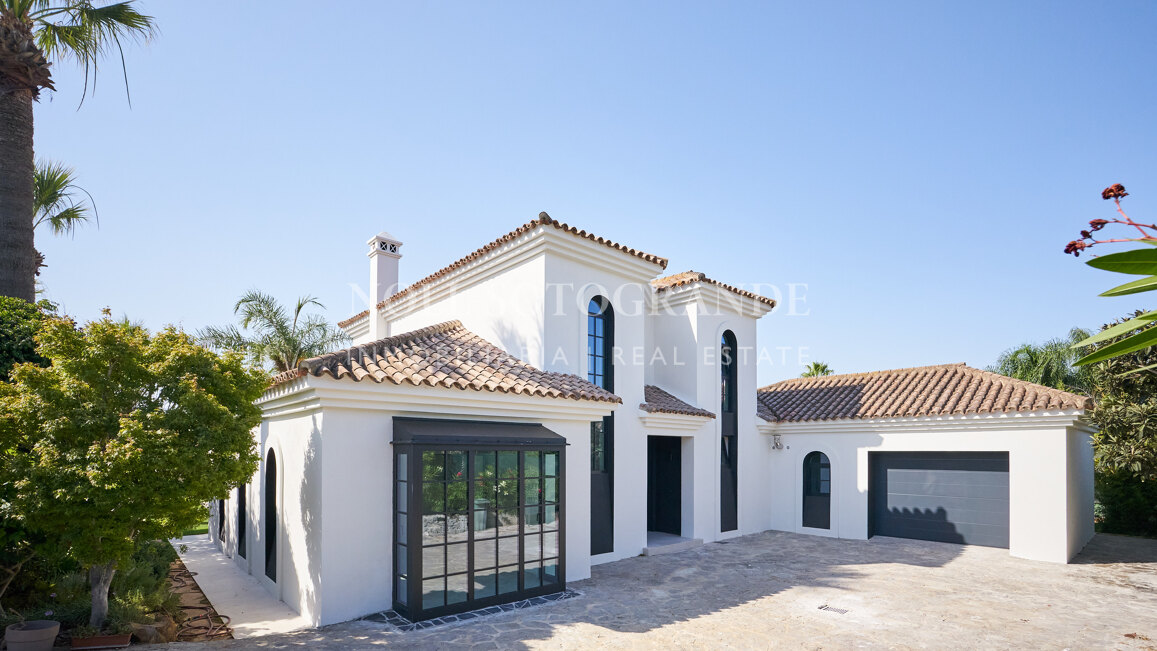Moderne andalusische Villa zum Verkauf in Sotogrande