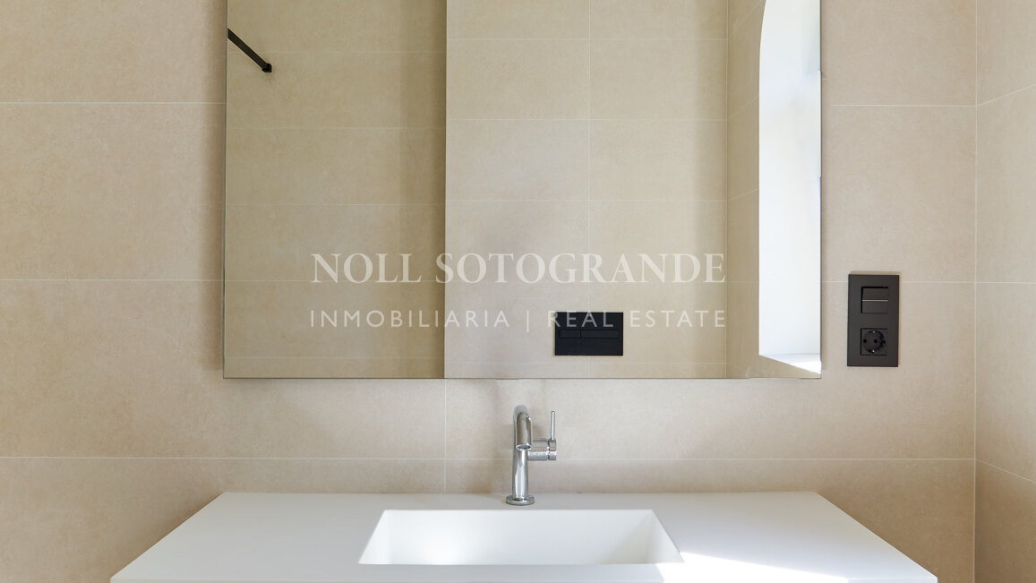 Moderne andalusische Villa zum Verkauf in Sotogrande