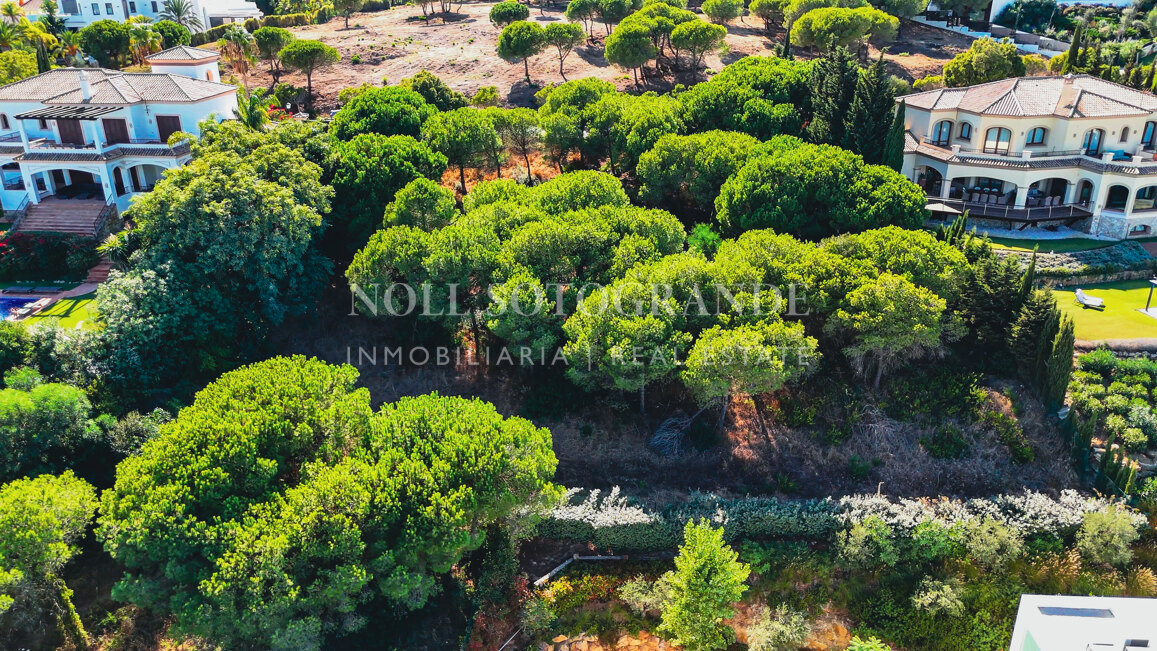 Baugrundstück zum Verkauf in Sotogrande Alto mit Meerblick