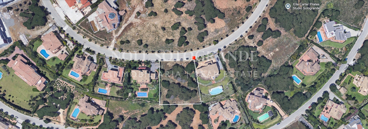 Baugrundstück zum Verkauf in Sotogrande Alto mit Meerblick