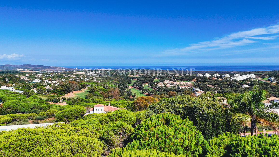 Baugrundstück zum Verkauf in Sotogrande Alto mit Meerblick