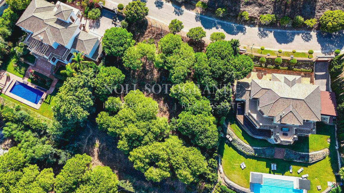 Baugrundstück zum Verkauf in Sotogrande Alto mit Meerblick