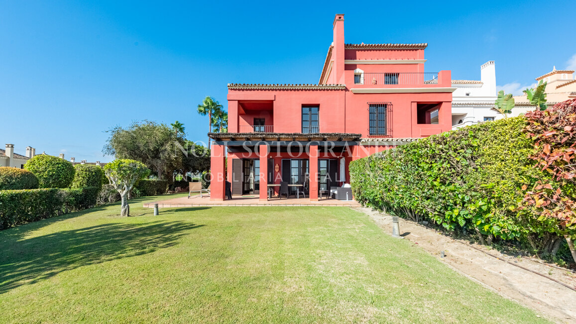 Elegantes Reihenhaus in Los Cortijos de la Reserva, Sotogrande