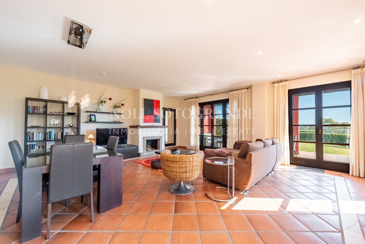 Elegantes Reihenhaus in Los Cortijos de la Reserva, Sotogrande