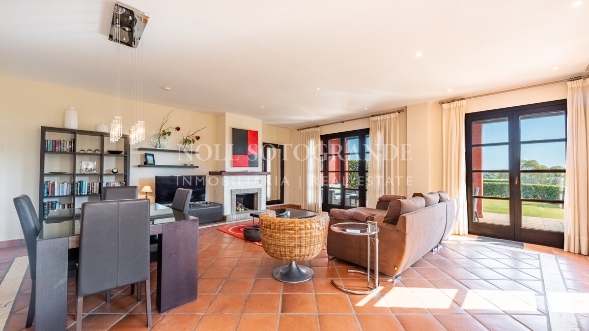 Elegantes Reihenhaus in Los Cortijos de la Reserva, Sotogrande