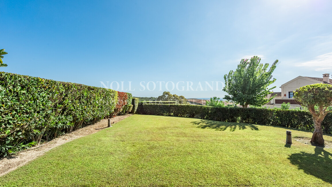 Elegantes Reihenhaus in Los Cortijos de la Reserva, Sotogrande