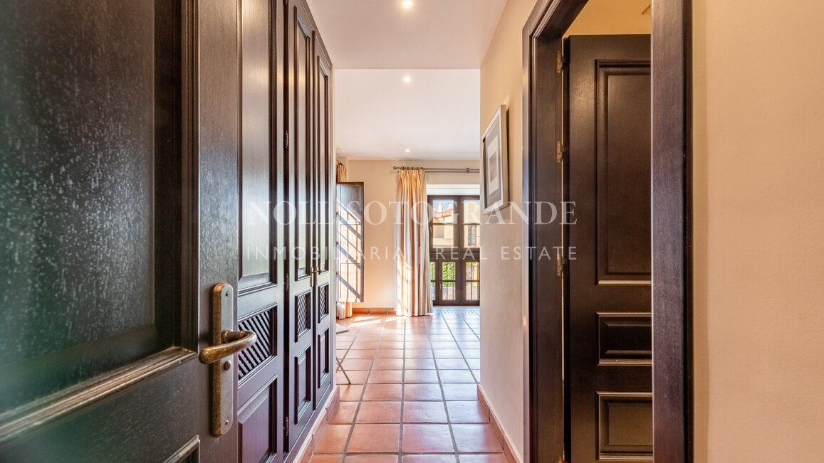 Elegantes Reihenhaus in Los Cortijos de la Reserva, Sotogrande