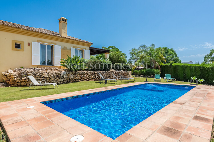 Villa Golden Bells – in guter Lage in Sotogrande Alto