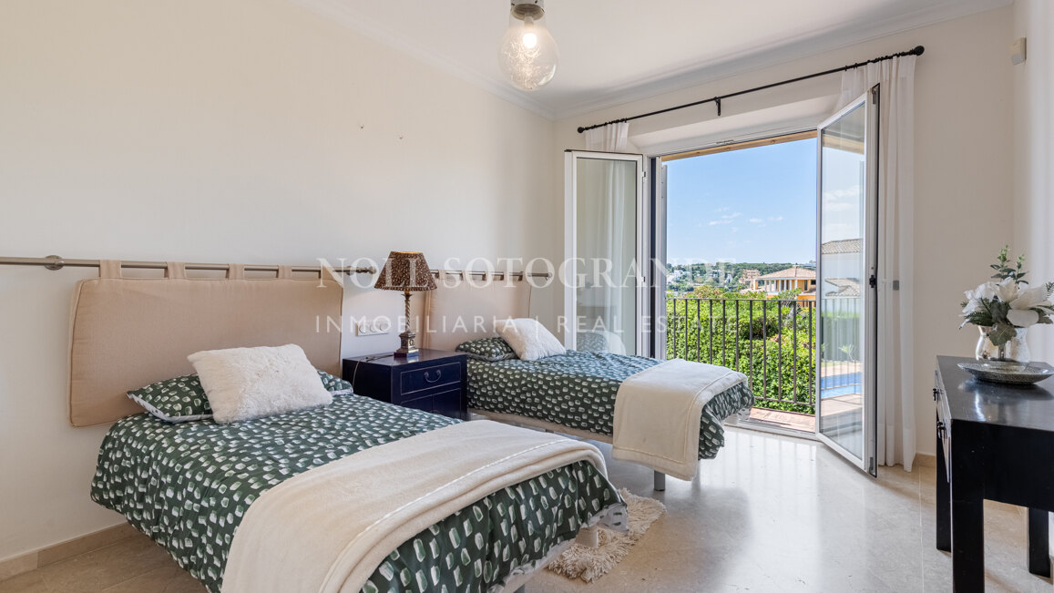 Villa Golden Bells – in guter Lage in Sotogrande Alto