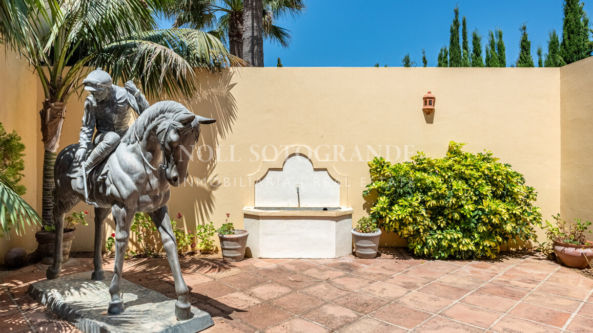 Villa Golden Bells – in guter Lage in Sotogrande Alto