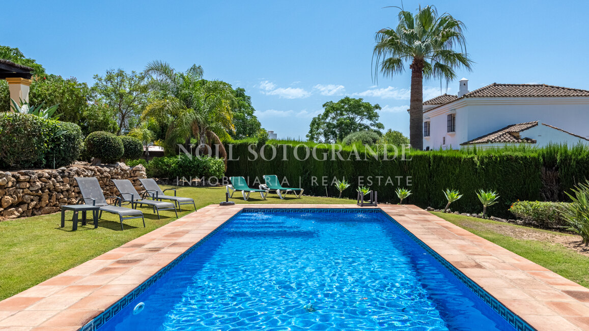 Villa Golden Bells – in guter Lage in Sotogrande Alto