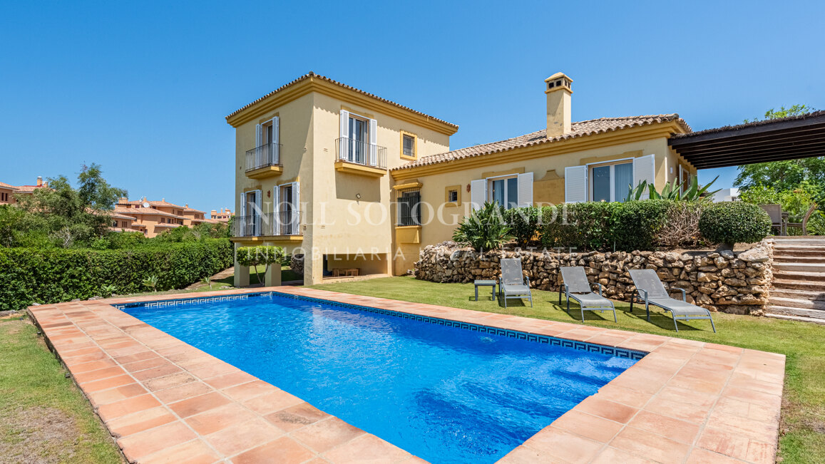 Villa Golden Bells – in guter Lage in Sotogrande Alto